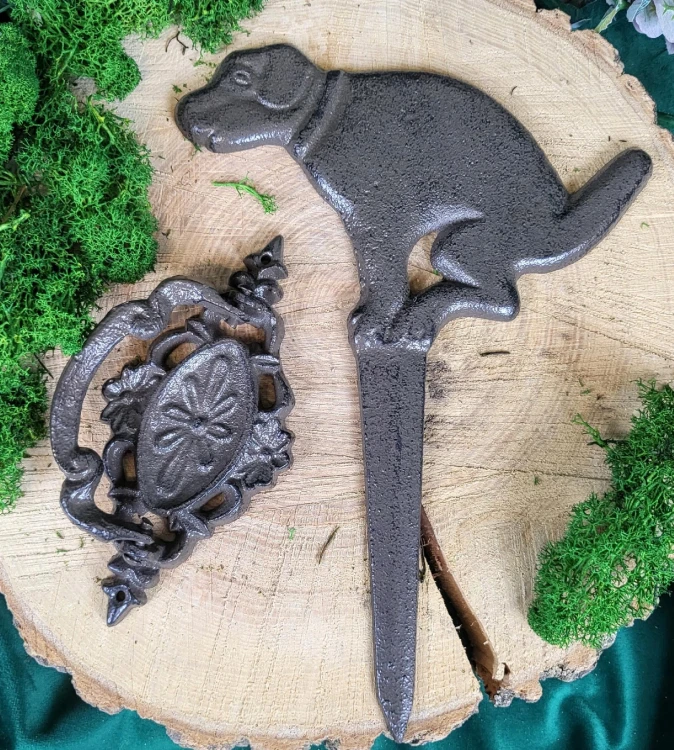 ŻELIWNY KOŁEK OGRODOWY PIES