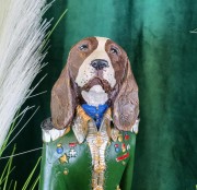 FIGURKA PIES Z ZEGARKIEM PIERROT