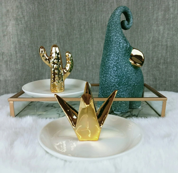 TALERZYK NA BIŻUTERIĘ ZE ZŁOTYM KAKTUSEM