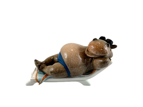 FIGURKA PAN HIPOPOTAM NA LEŻAKU