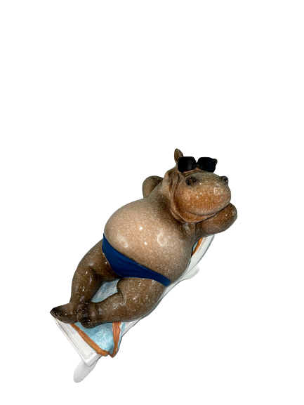 FIGURKA PAN HIPOPOTAM NA LEŻAKU