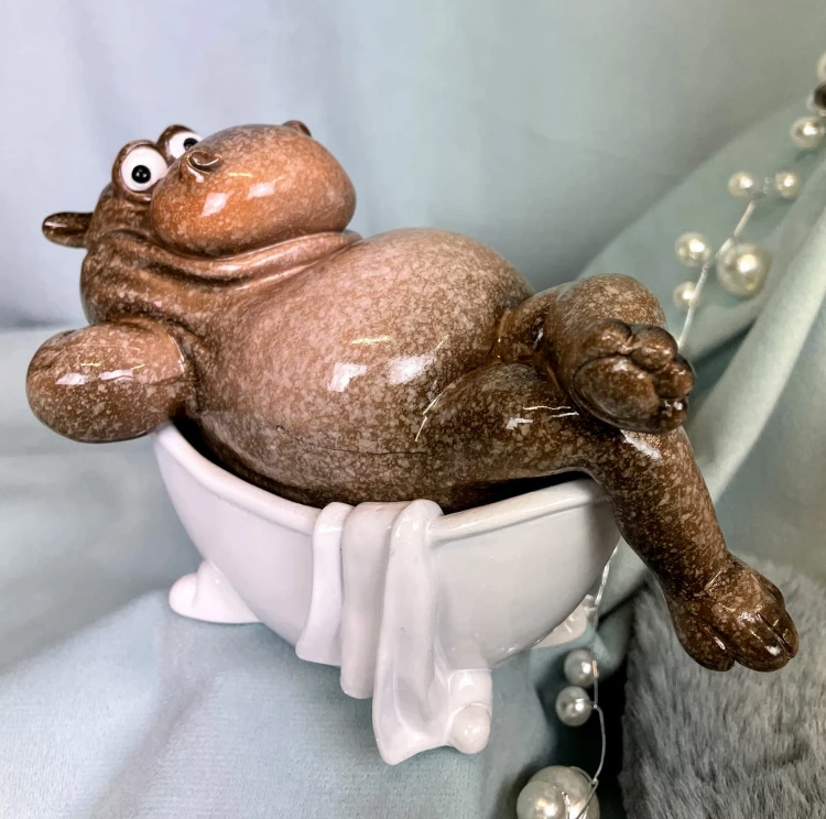 FIGURKA HIPOPOTAM W WANNIE