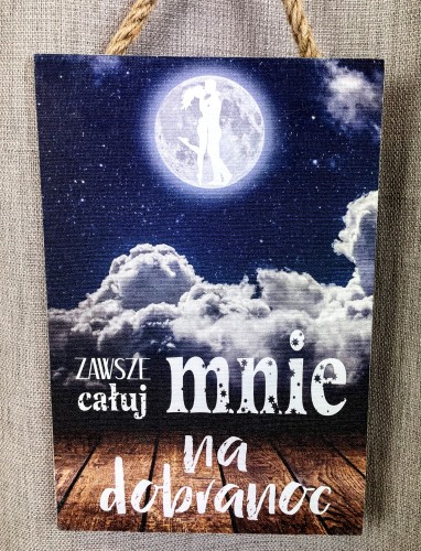 TABLICZKA MOTYWACYJNA MDF 20X30CM CAŁUJ MNIE