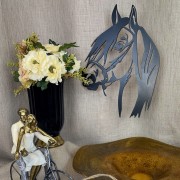 DEKORACJA ŚCIENNA KOŃ 29 × 37 x 1 CM