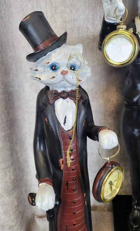 FIGURKA KOT Z ZEGARKIEM ZEGAREM