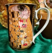 KUBEK Z ŁYŻECZKĄ KLIMT POCAŁUNEK CZARNY 400ML