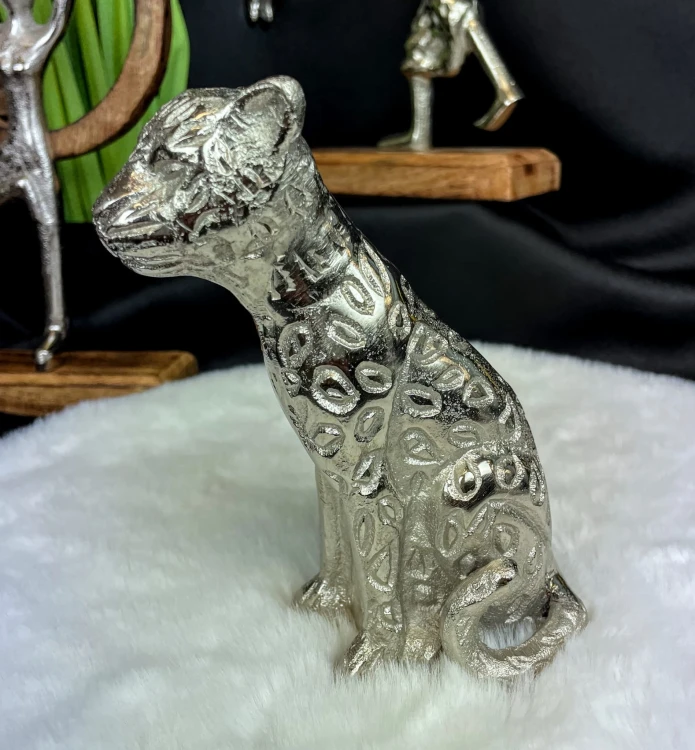 FIGURKA GEPARD SREBRNY 15 CM