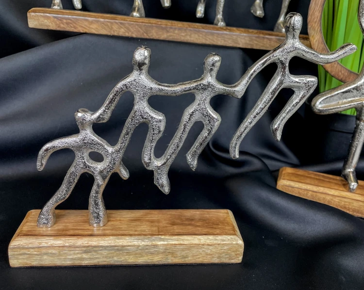 FIGURKA PRZYJACIELE RODZINA SREBRNA 20CM