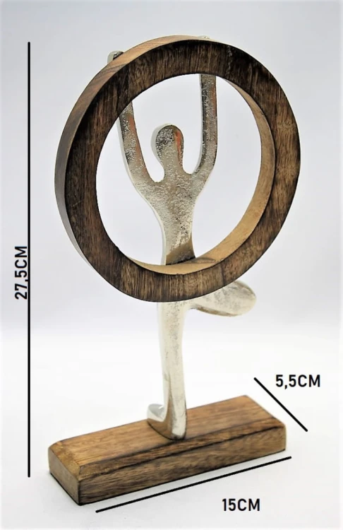 FIGURKA SPORTOWIEC Z DREWNIANĄ OBRĘCZĄ 27,5CM