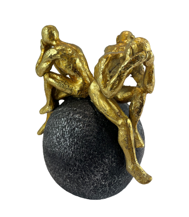 FIGURKA OSOBY NA KULI 19CM