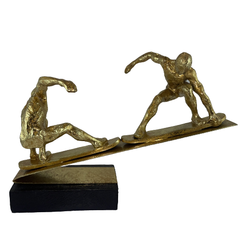 FIGURKA SPORTOWIEC NA DESCE 25,5CM