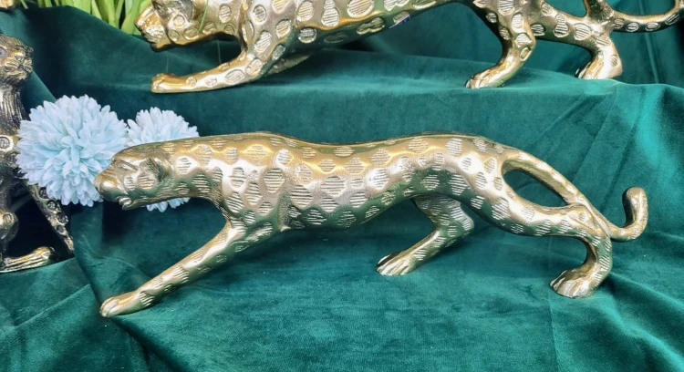 FIGURKA JAGUAR ZŁOTY