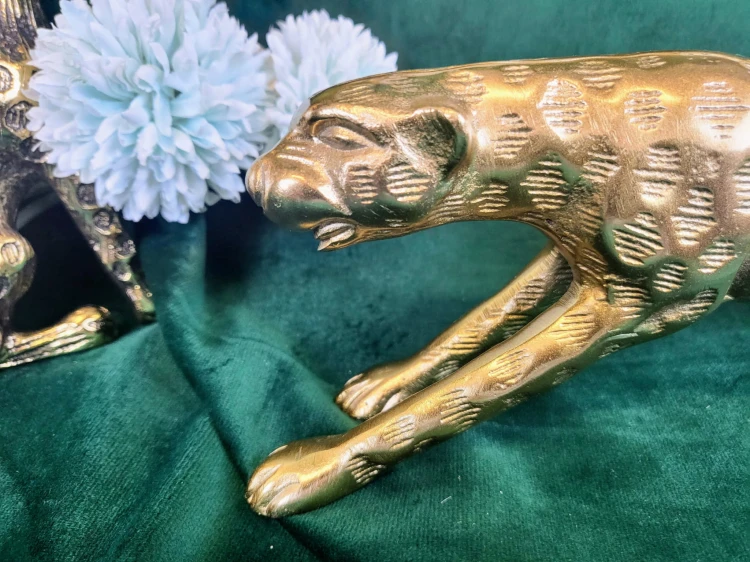 FIGURKA JAGUAR ZŁOTY