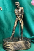 FIGURKA GOLFISTA Z MIEJSCEM NA GRAWER