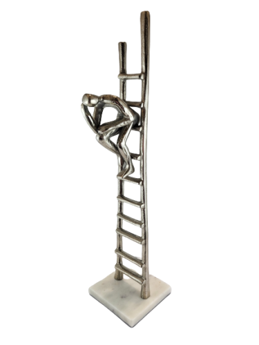 METALOWA FIGURKA NA KAMIENNEJ PODSTAWIE 54CM