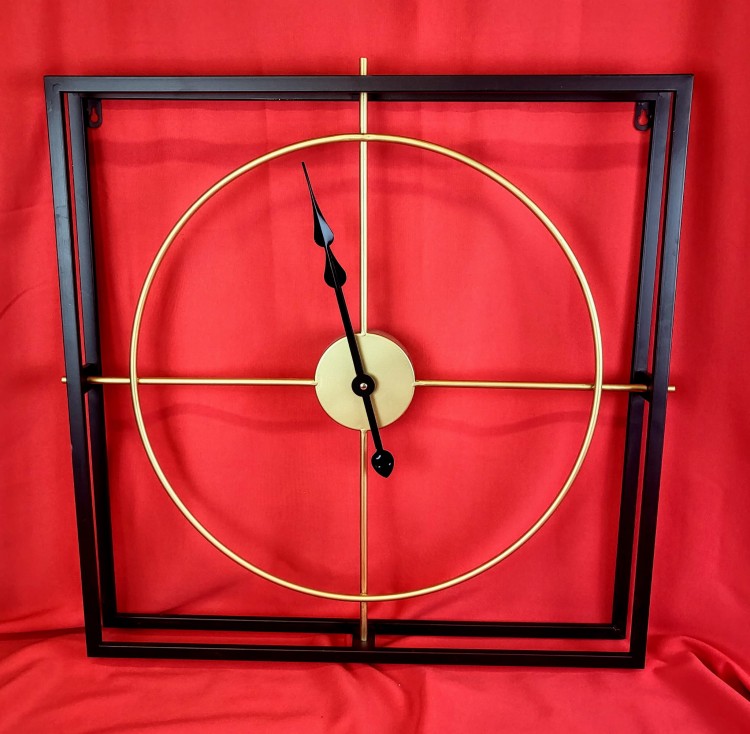 ZEGAR METALOWY ZŁOTY W CZARNEJ RAMIE KWADRAT 63CM