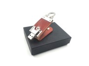 PENDRIVE W PUDEŁKU 16G PREZENT
