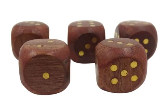 DREWNIANE KOŚCI DO GRY W BECZCE 7x8CM
