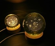 PODŚWIETLANA KRYSZTAŁOWA KULA - UKŁAD SŁONECZNY - LED - USB