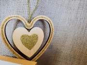 ZAWIESZKA DREWNIANE WISZĄCE SERCA 8CM