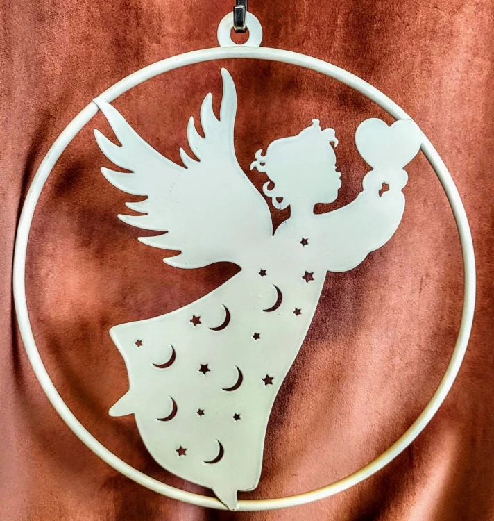 WISZĄCA METALOWA DEKORACJA ANIOŁ W KOLE BIAŁY 20CM