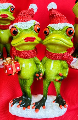 ŚWIĄTECZNA FIGURKA FIGURKA ŻABA PARA W CZAPKACH