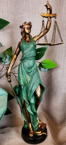 FIGURKA DUŻA TEMIDA 35CM  ZIELONO-ZŁOTA