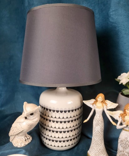 LAMPA CERAMICZNA BIAŁO-SZARA W PASKI 40,5CM