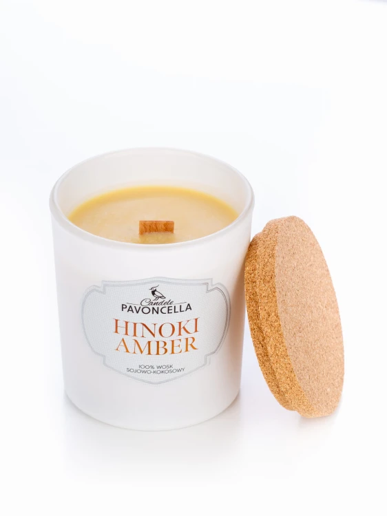 NATURALNA ŚWIECA SOJOWO-KOKOSOWA O ZAPACHU HINOKI AMBER 135G BIAŁA