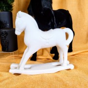 KOŃ NA BIEGUNACH DUŻY BIAŁY 21cm
