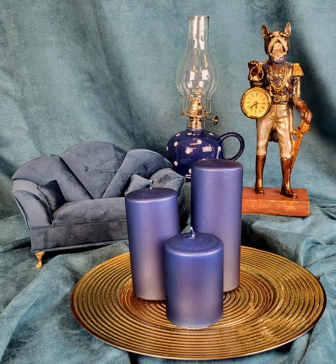 FIGURKA PIES Z ZEGARKIEM PIERROT