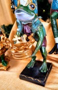 FIGURKA ŻABA Z KORONĄ ŚWIECZNIK PIERROT