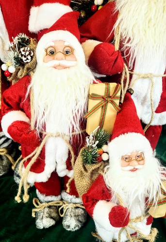 ŚWIĄTECZNA FIGURKA MIKOŁAJ Z PREZENTEM 45CM