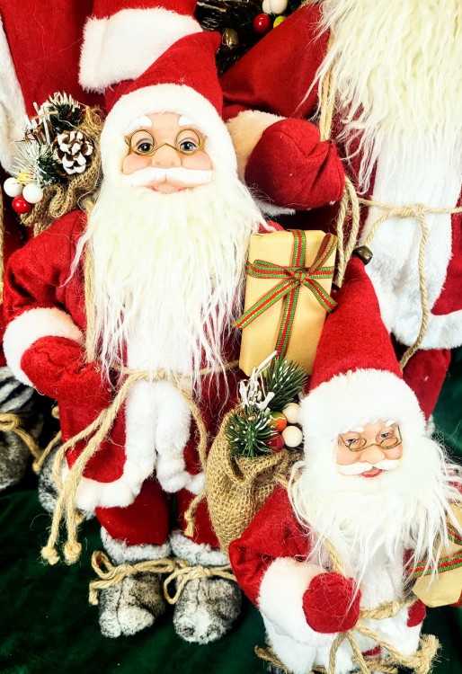 ŚWIĄTECZNA FIGURKA MIKOŁAJ Z PREZENTEM 45CM