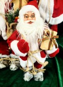 ŚWIĄTECZNA FIGURKA MIKOŁAJ Z PREZENTEM 45CM