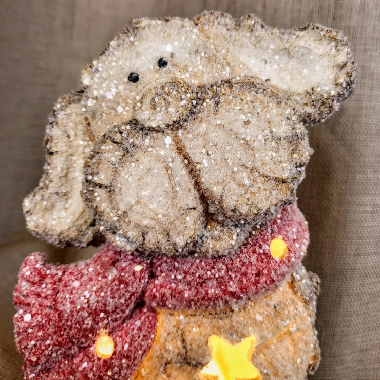 FIGURKA ZIMOWY PIES PIESEK Z OŚWIETLENIEM LED 21CM