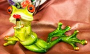 FIGURKA PANI ŻABA Z POMADKĄ 7CM