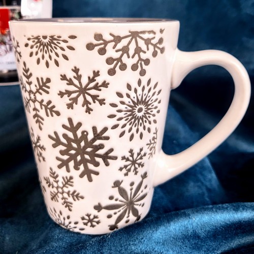 KUBEK CERAMICZNY Z PŁATKAMI ŚNIEGU 320ML