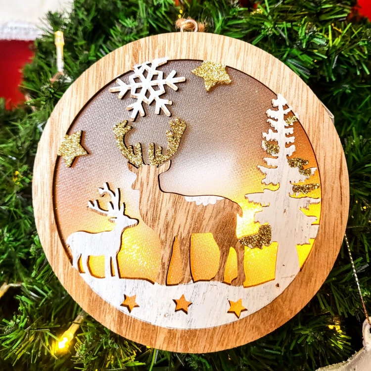 DREWNIANA DEKORACJA ZE ŚWIATŁEM LED RENIFER13CM