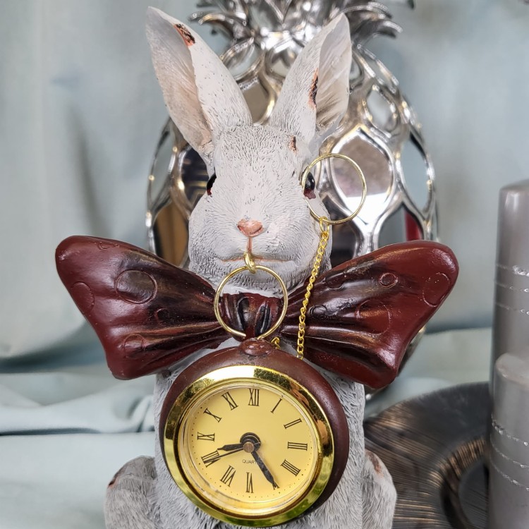 FIGURKA PIERROT - KRÓLIK  Z ZEGARKIEM