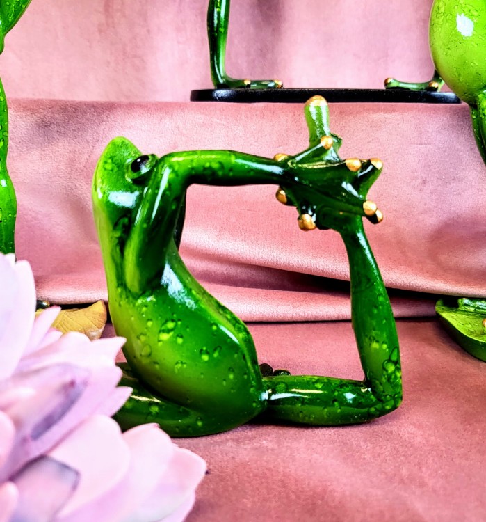 FIGURKA ŻABA YOGA JOGA 9,5CM