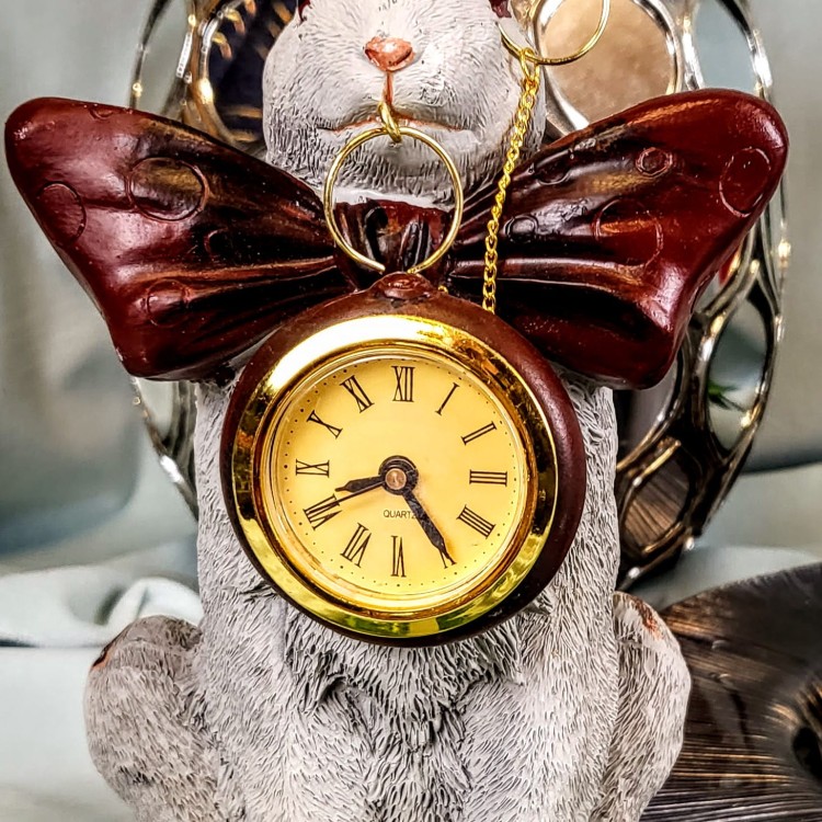 FIGURKA PIERROT - KRÓLIK  Z ZEGARKIEM