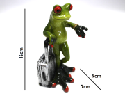 FIGURKA ŻABA Z WALIZKĄ PODRÓŻNIK 16CM