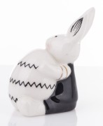FIGUFIGURKA KRÓLIK Z JAJKIEM 8,5CMRKA KRÓLIK Z JAJKIEM 8,5CM