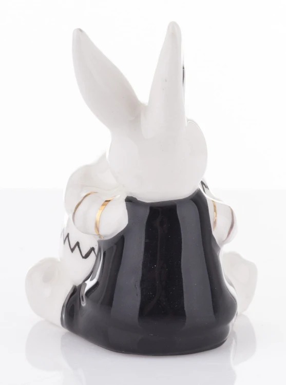 FIGURKA KRÓLIK Z JAJKIEM 8,5CM
