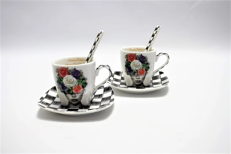 ELEGANCKI PORCELANOWY ZESTAW ESPRESSO PEPITKA KOBIETA