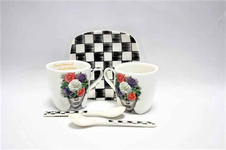 ELEGANCKI PORCELANOWY ZESTAW ESPRESSO PEPITKA KOBIETA