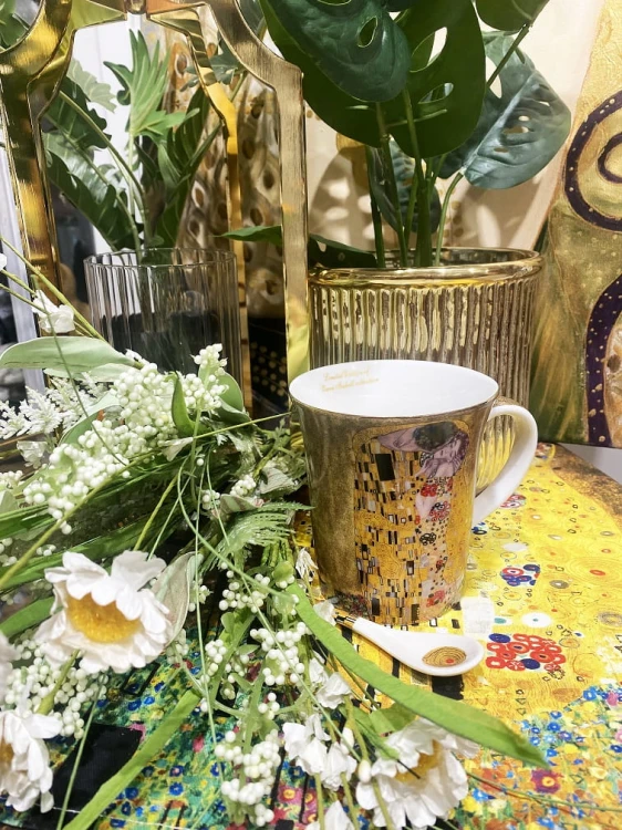 KUBEK G.KLIMT POCAŁUNEK 300ML Z ŁYŻECZKĄ