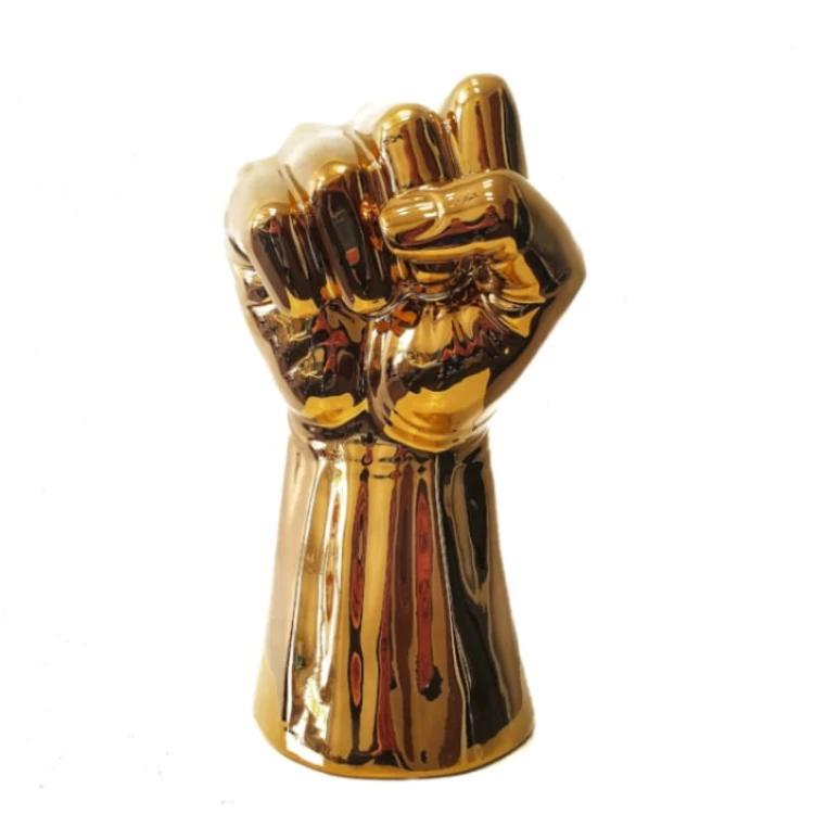 FIGURKA CERAMICZNA PIĘŚĆ GOLD 29CM