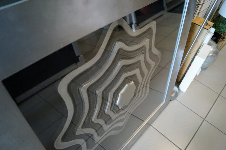OGROMNY OBRAZ W SREBRNEJ RAMIE Z KWIATKIEM 90X90X6